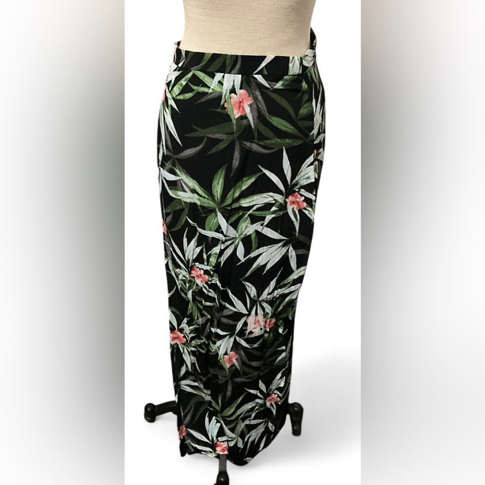 Forever 21 Women’s Small Black Floral Maxi Skirt Tropical Print Long Skirt